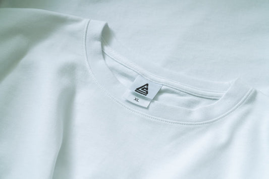 透けない白Tシャツの選び方と着こなし術